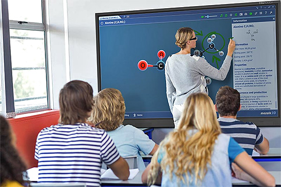 Monitor Interaktywny Newline w zastosowanu w edukacji. Cyfrowa Szkoła.